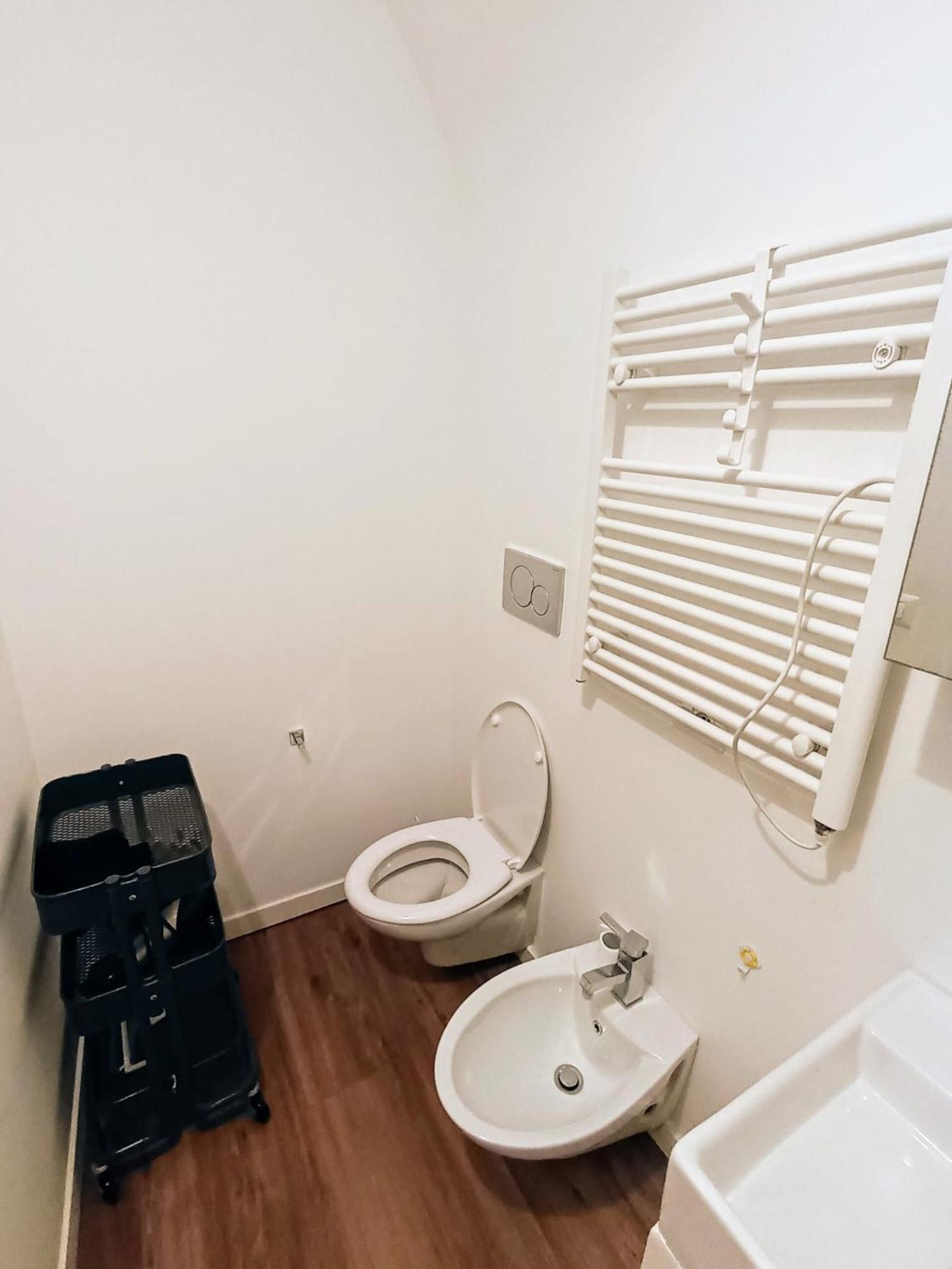 Central Suite Apartment Бари Экстерьер фото