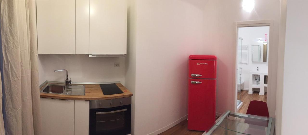 Central Suite Apartment Бари Экстерьер фото