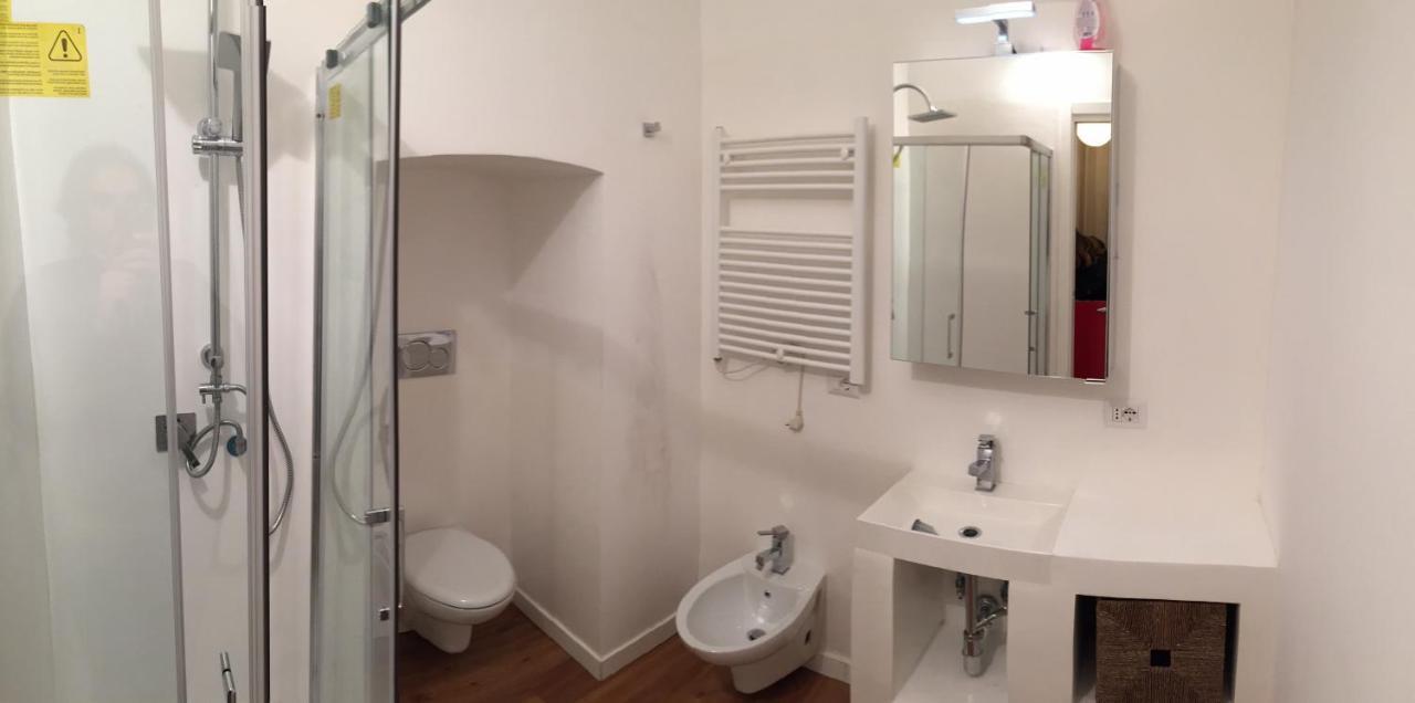 Central Suite Apartment Бари Экстерьер фото