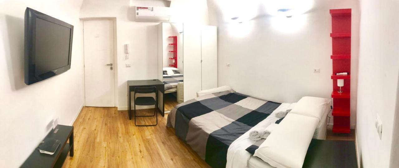 Central Suite Apartment Бари Экстерьер фото